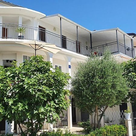 Apartmani Bilandzic-Krk マリンスカ エクステリア 写真
